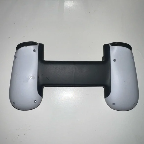 Backbone White Handheld Console Controller - Picture 2 of 4